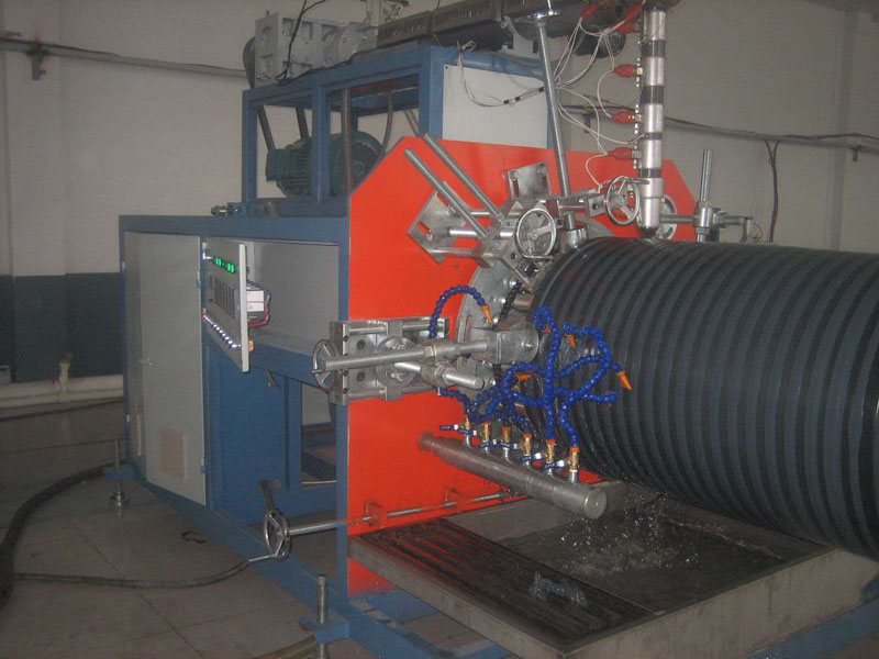 Quel est le principe de travail de la ligne de production de tuyaux d'isolation HDPE?