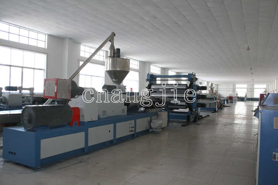 Le processus de production de la ligne de production de sols en bois de la machinerie de Qingdao Longchangjie