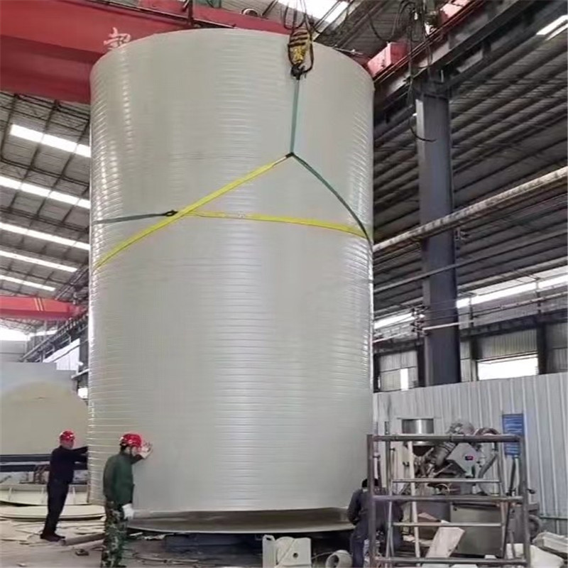 Nouvelle ligne de production d’enroulement de réservoirs de stockage en plastique