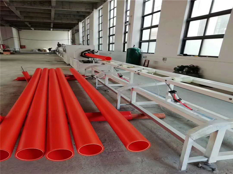 Ligne de production de tuyaux d'alimentation en gaz PE