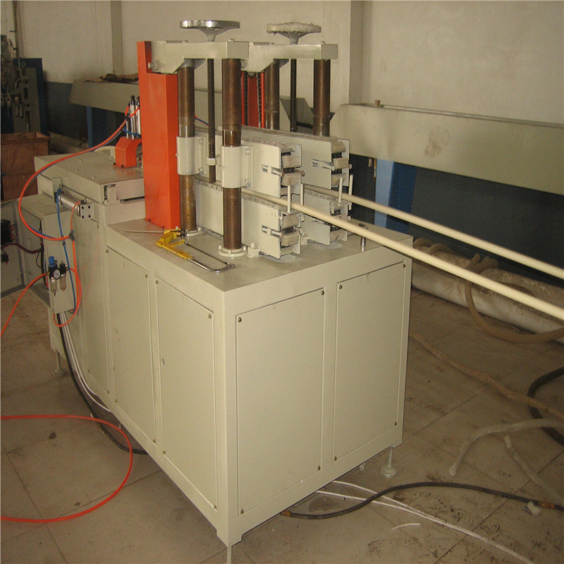 Ligne de production de tuyaux filetés Upvc